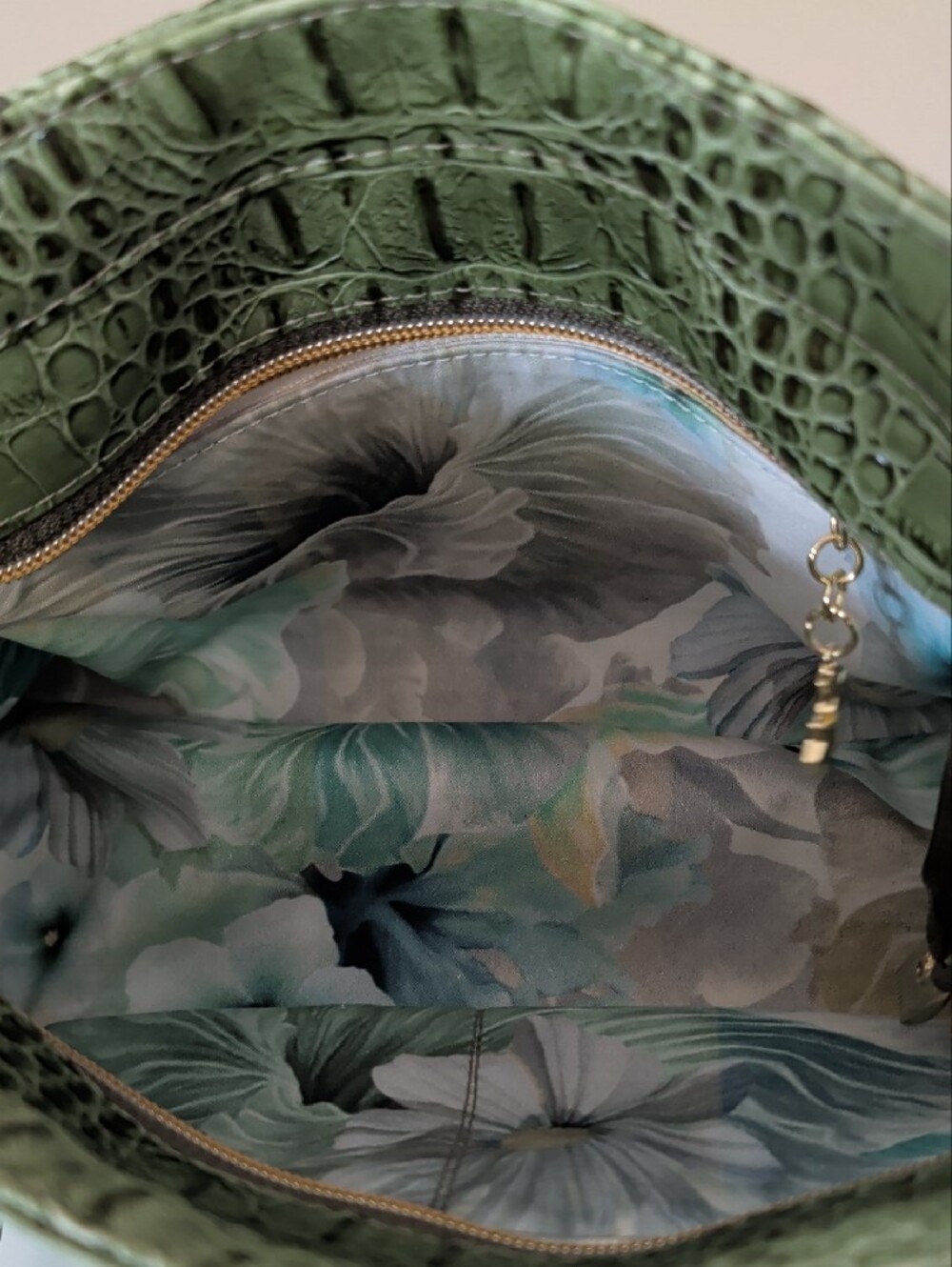 Tessaroo Vintage Green Croc Embossed Shoulder Bag with Tassel | Faux Leather - Picture 8 of 14